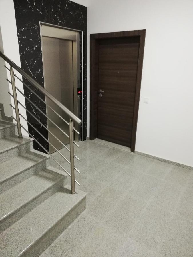 Center Apartment Delfina أوهغيد المظهر الخارجي الصورة
